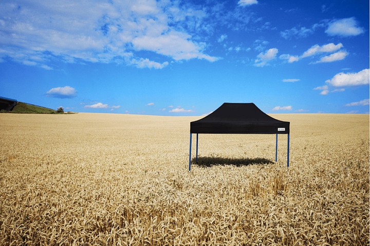 snabbfällbara tält 2x2m