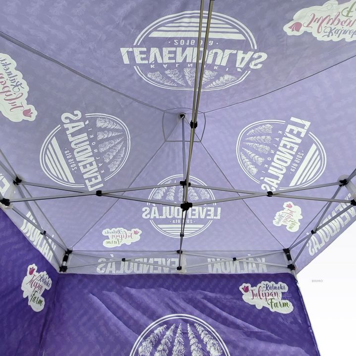 Mobilt tält för sportevenemang med sidoväggar